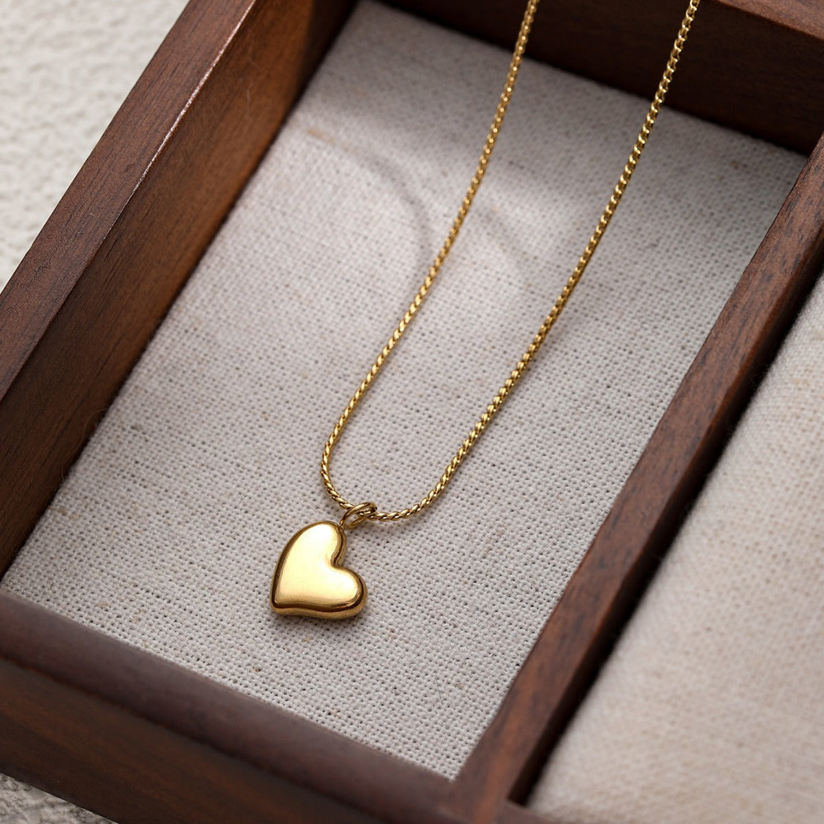 Minimalist Heart Pendant Choker Necklace